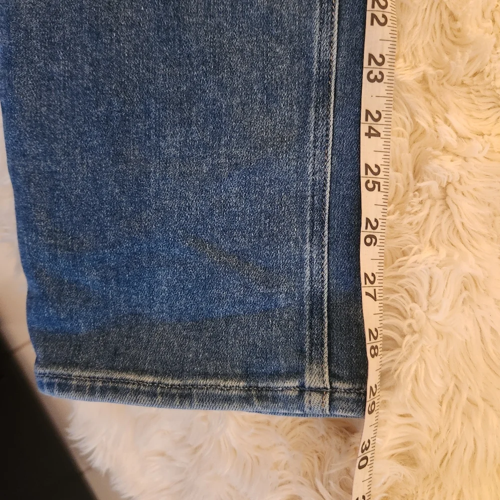 Paige Knockout Love Stretchy Highwaisted Jeans Size 28